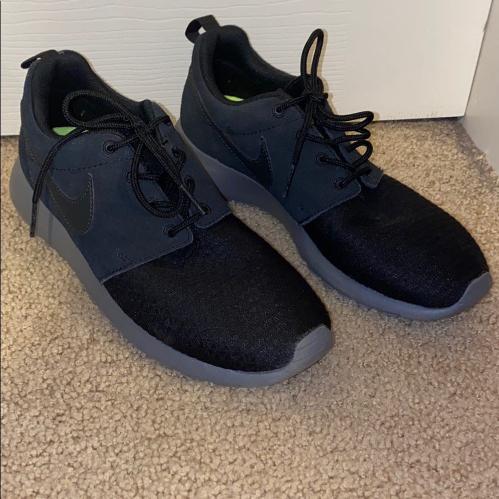 Nike Roshe women’s shoe